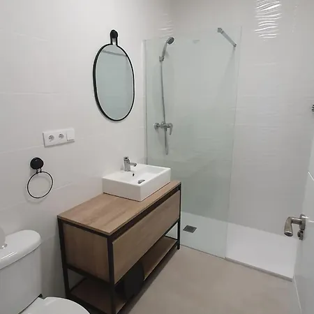 Peaceful 4-6 Person With Patio, Close To Amenities Holiday home