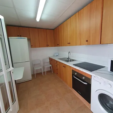 Peaceful 4-6 Person With Patio, Close To Amenities Holiday home