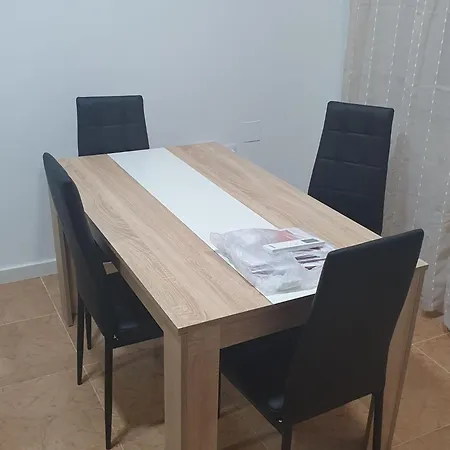Peaceful 4-6 Person With Patio, Close To Amenities Holiday home *