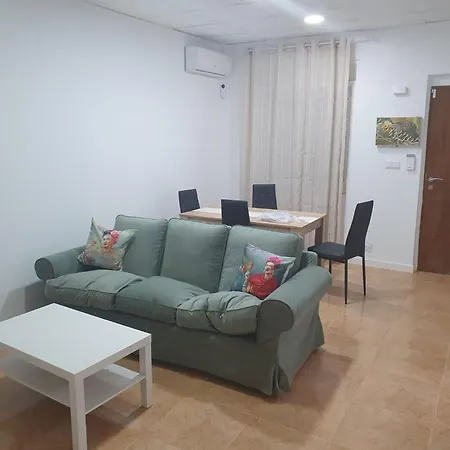 Peaceful 4-6 Person With Patio, Close To Amenities Holiday home Torrevieja