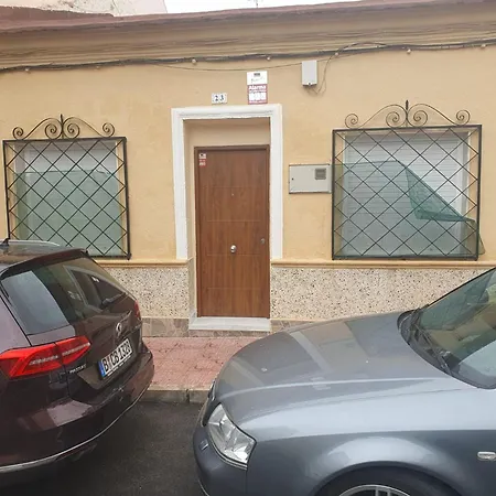 Peaceful 4-6 Person With Patio, Close To Amenities Holiday home Torrevieja